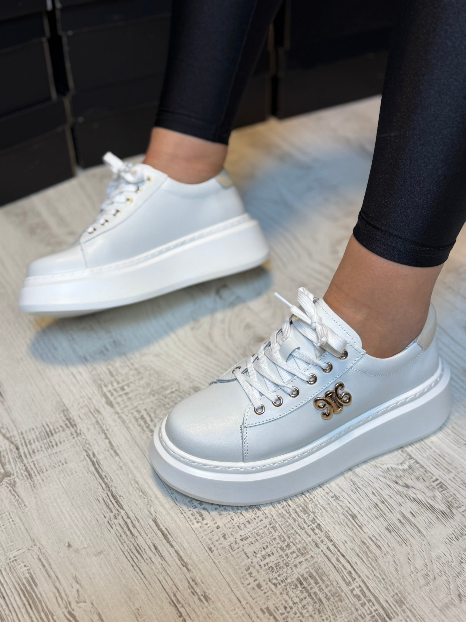 Pantofi din piele naturală pentru femei, marca Angel Blue – eleganți, confortabili și rezistenți COD 837