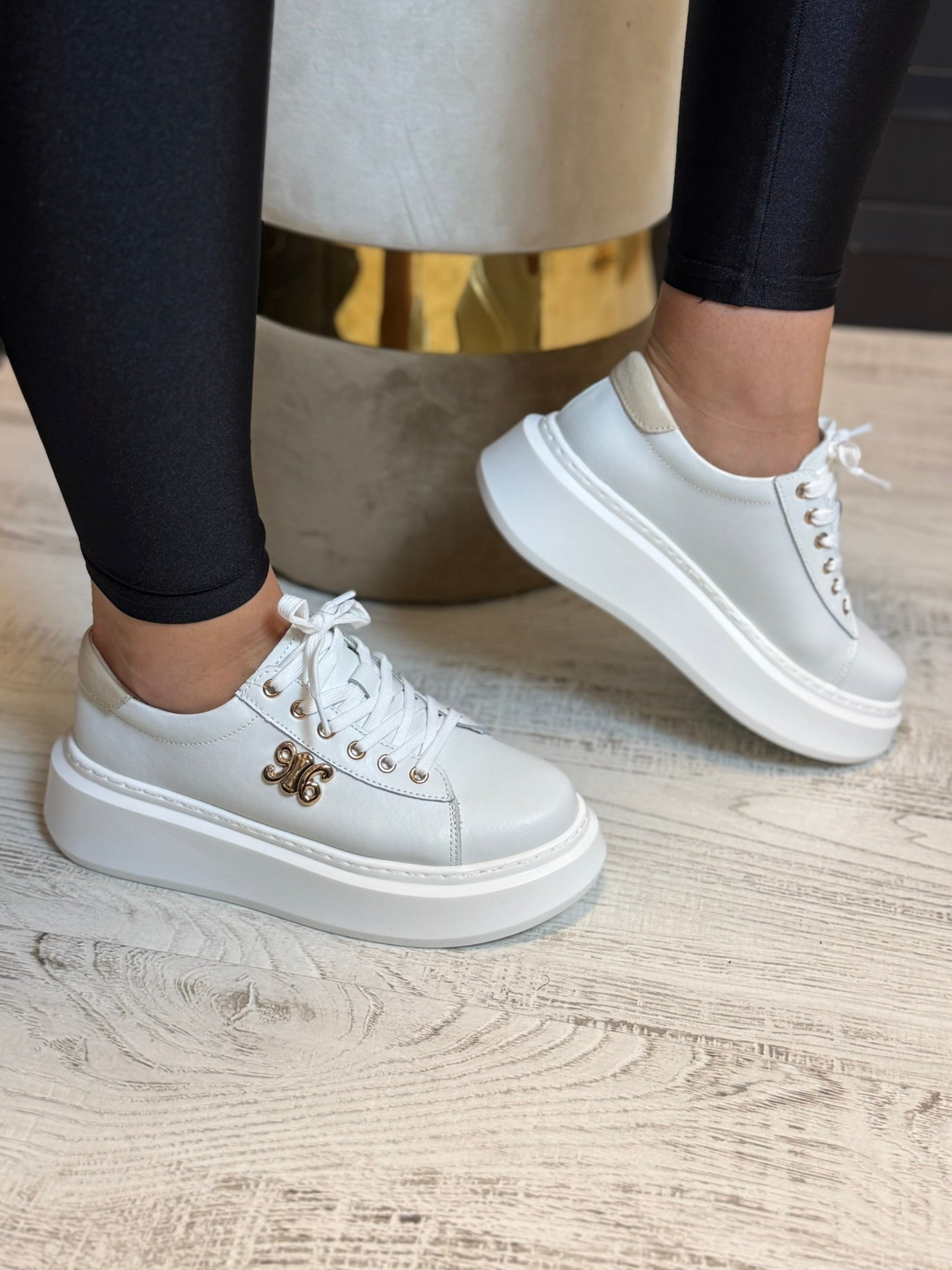 Pantofi din piele naturală pentru femei, marca Angel Blue – eleganți, confortabili și rezistenți COD 837