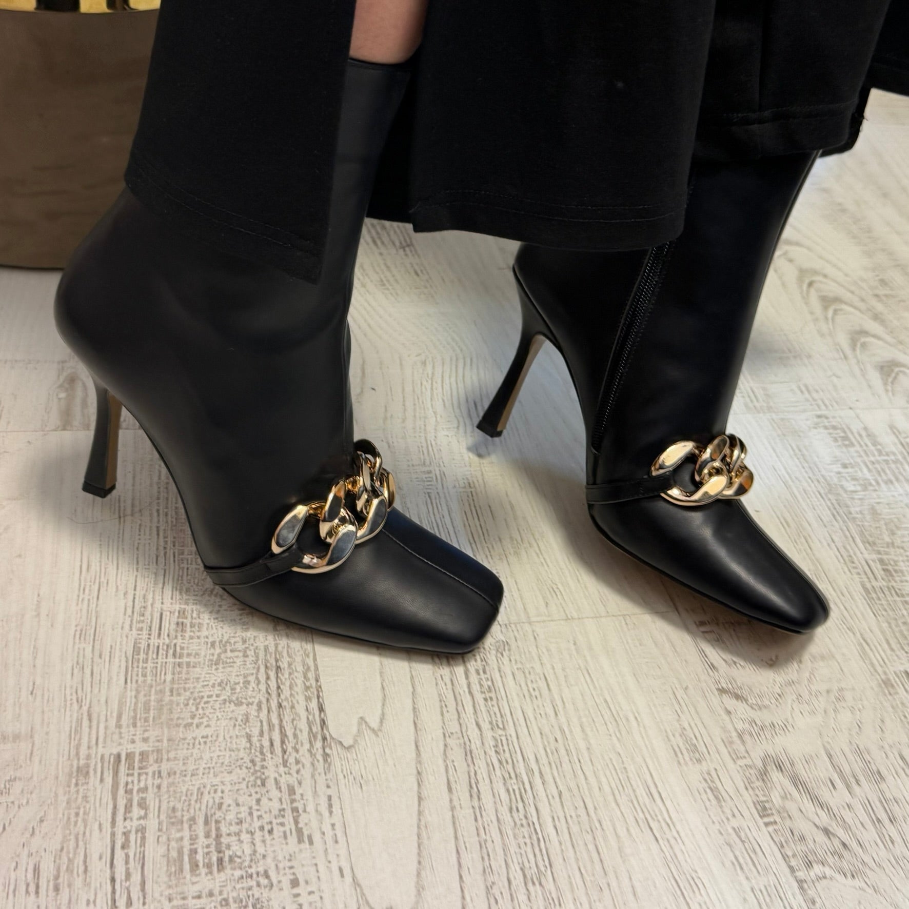 Botine Dama Negru cu lant cod 1151