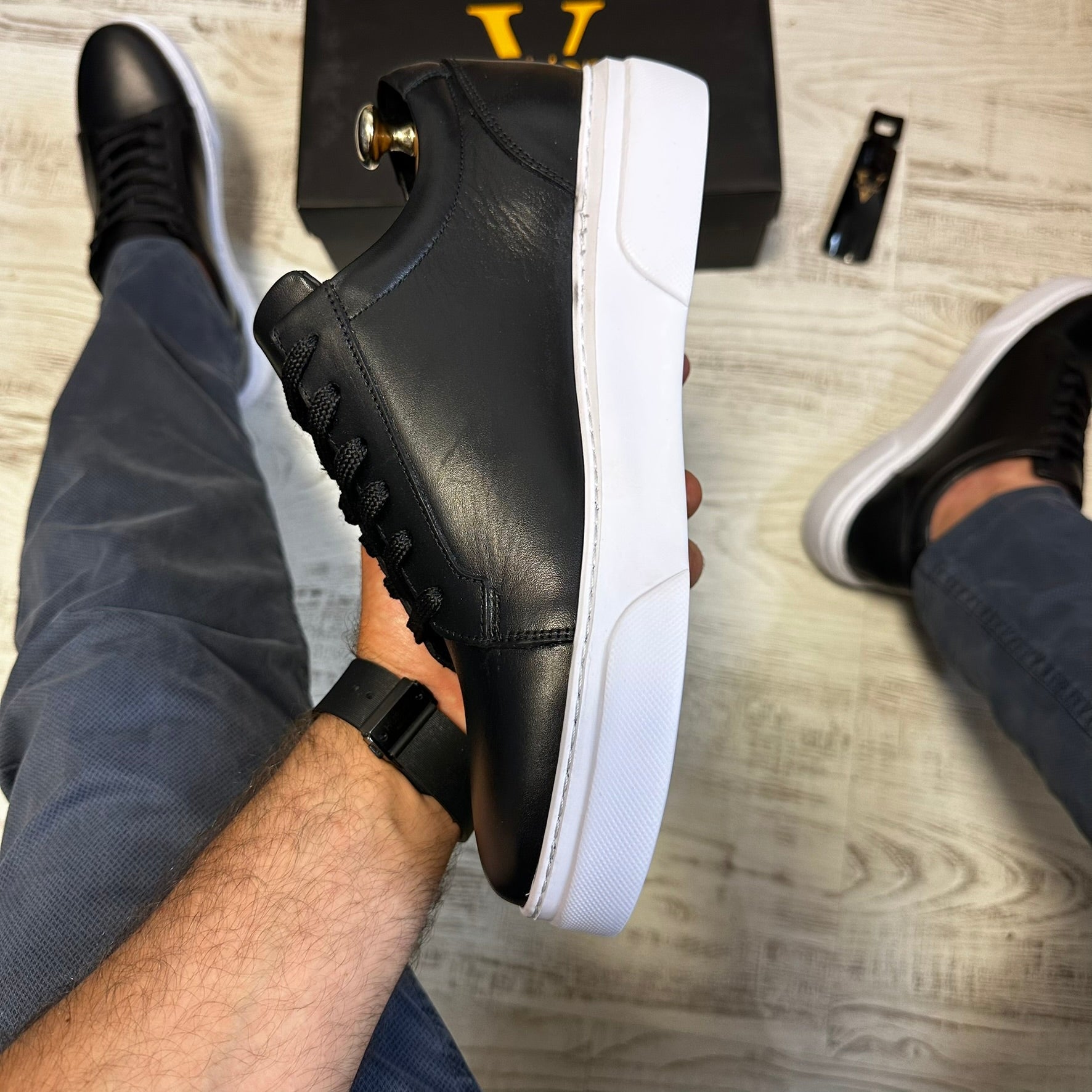 Pantofi Sport Barbati Siret FASHION Negru talpa alba Piele Naturala  COD 777